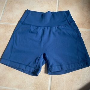 NWOT Buffbunny spin shorts